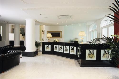 M Glamour Hotel Gabicce Mare Bagian luar foto
