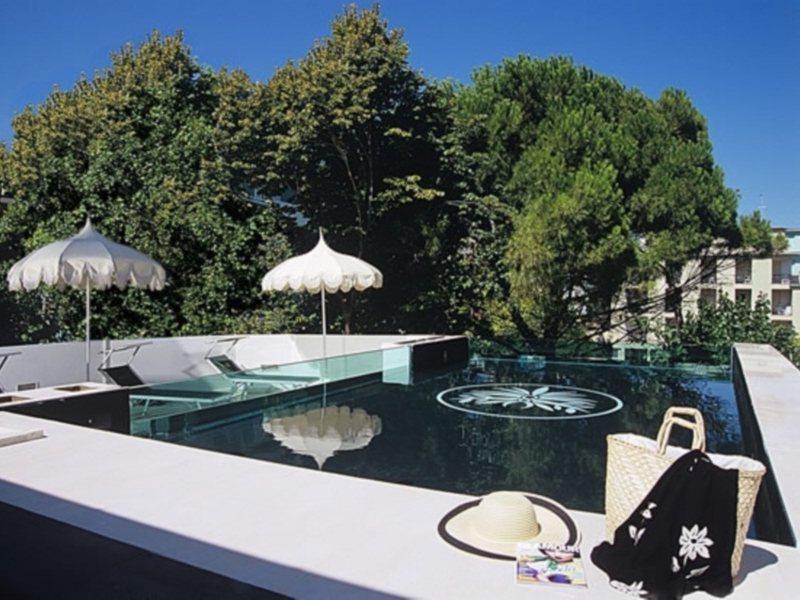 M Glamour Hotel Gabicce Mare Bagian luar foto
